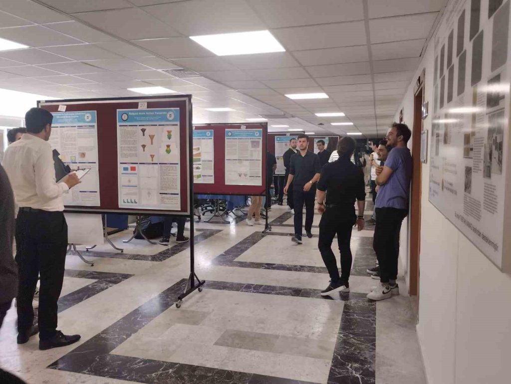Pamukkale Üniversitesi Mühendislik Fakültesi Elektrik-Elektronik Mühendisliği Bölümü son sınıf öğrencilerinin