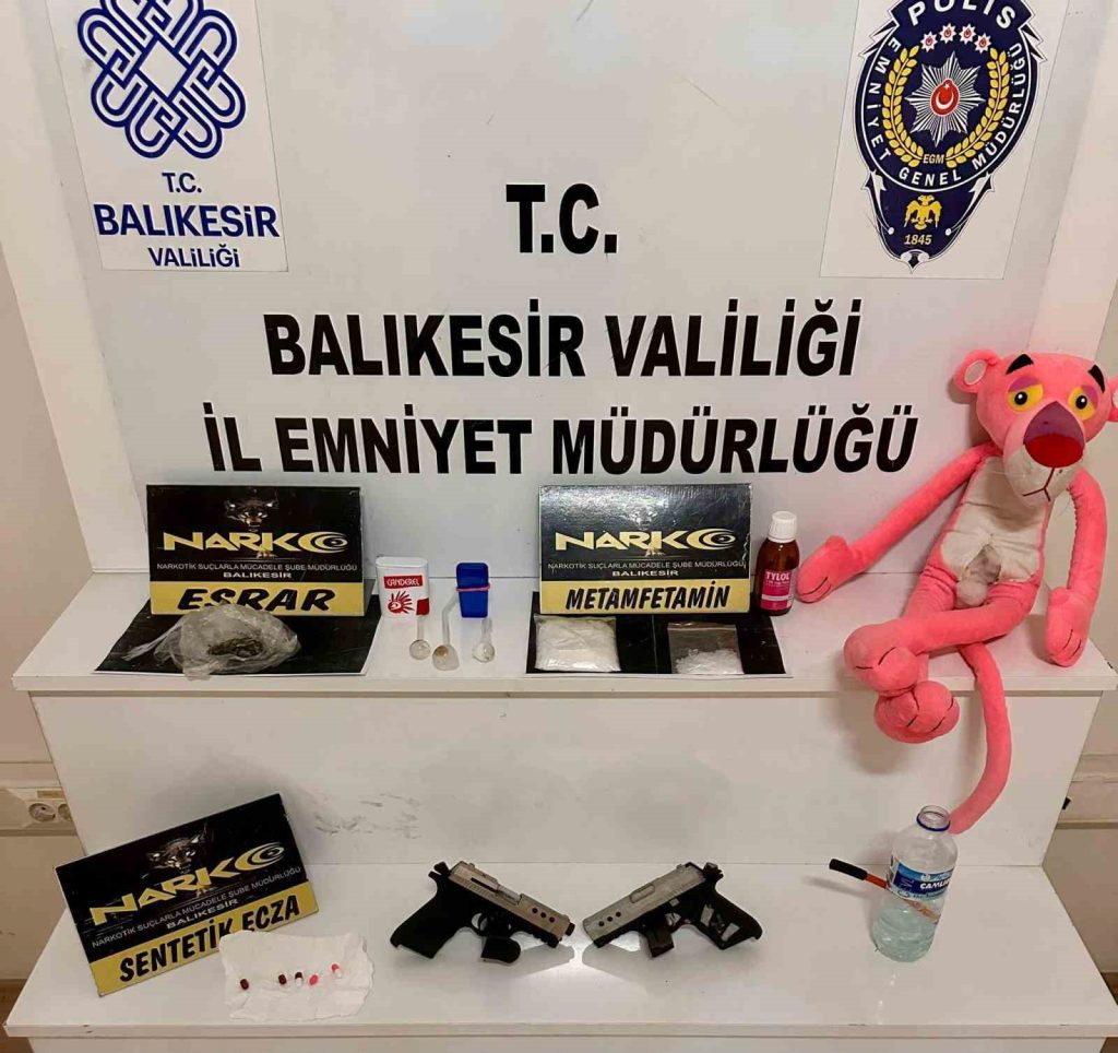Balıkesir’de narkotik ekipleri tarafından yapılan uyuşturucu operasyonunda 80 gram metamfetamin
