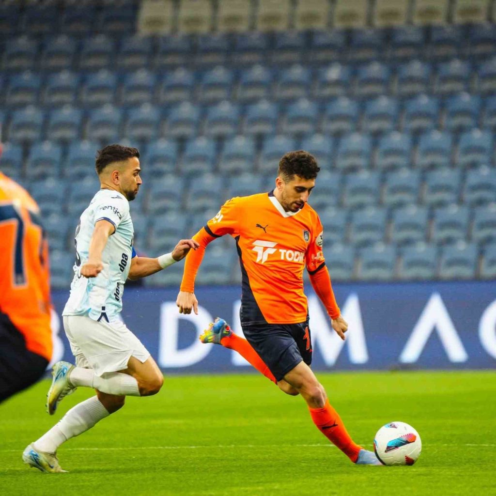 Trendyol Süper Lig’in 37. haftasında RAMS Başakşehir, Adana Demirspor’u konuk