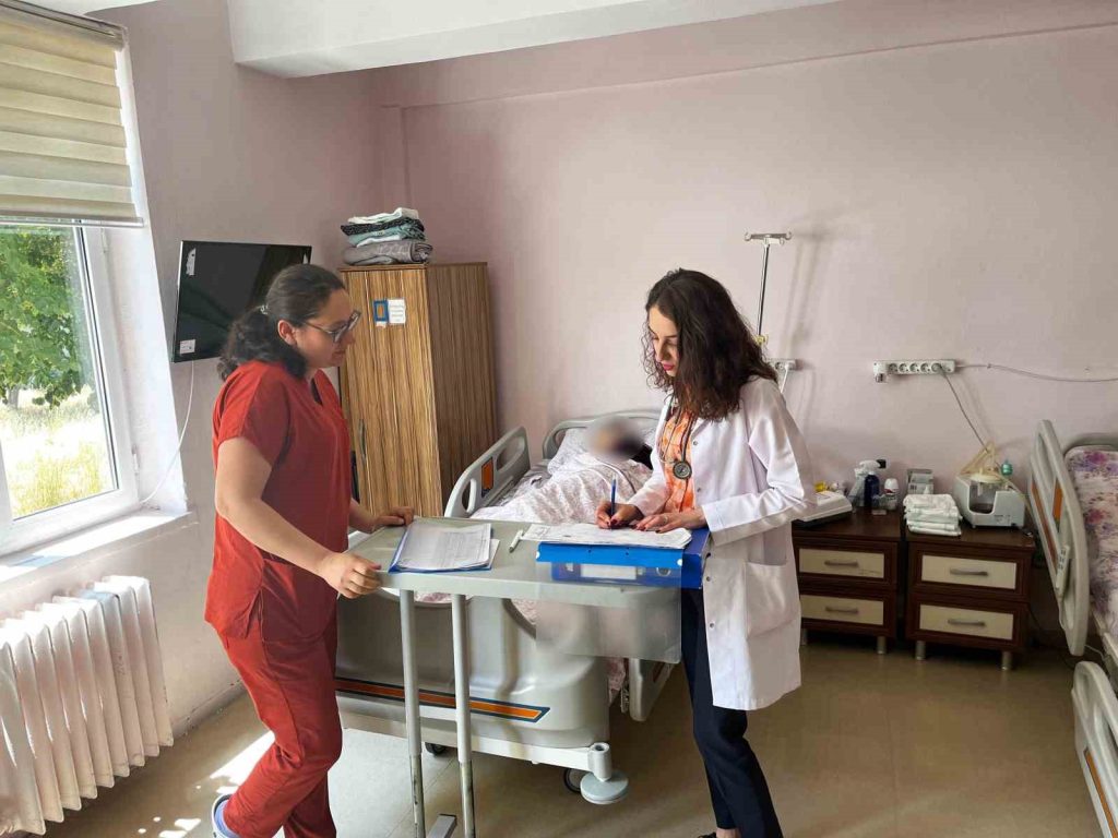 Sağlık Bakanlığı, 80 yaş ve üzeri yatağa bağımlı hastaların sağlık