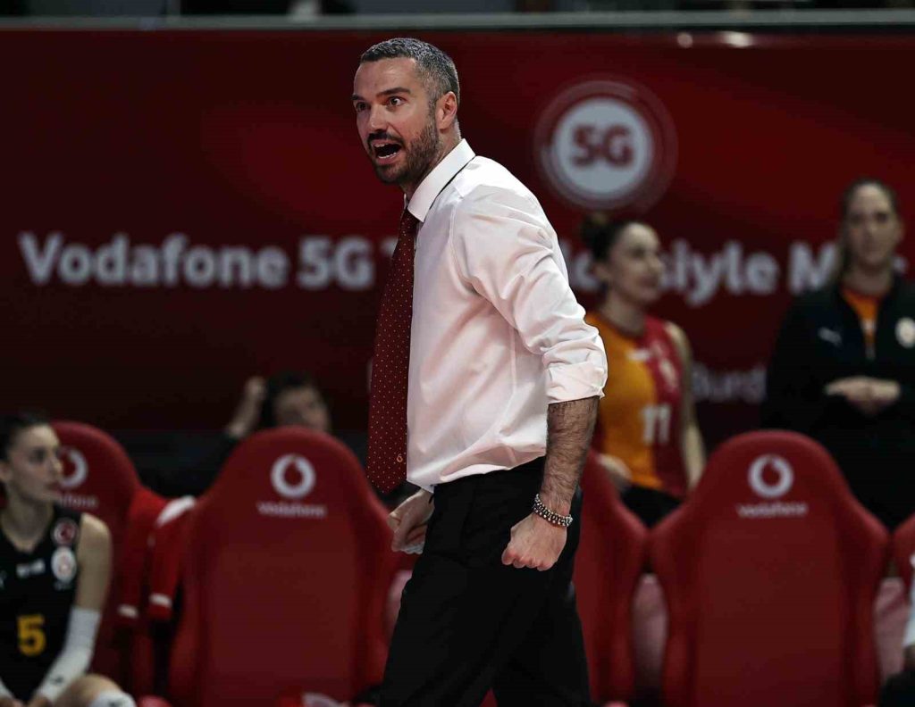 Galatasaray, kadın voleybol takımında geçtiğimiz sezonun ikinci yarısında başantrenör olarak