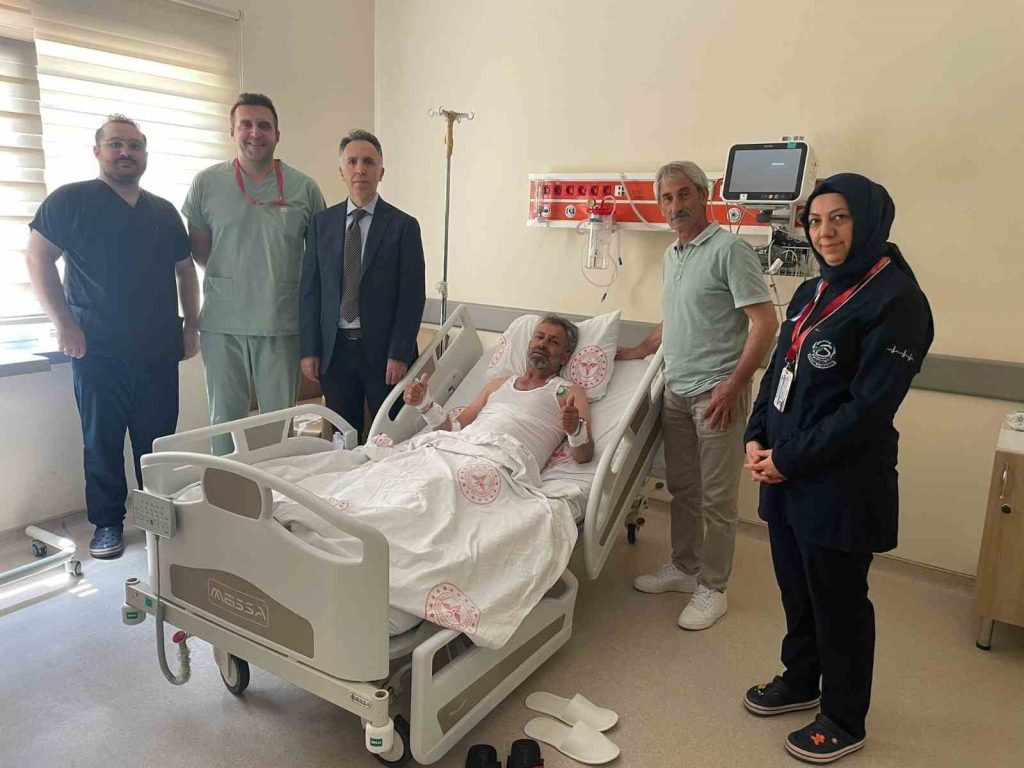 Sakarya Eğitim ve Araştırma Hastanesi’nde, 46 yaşındaki bir hastanın sağ