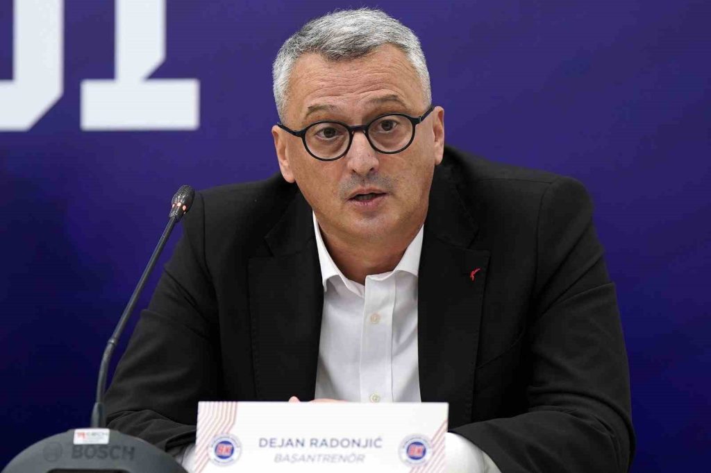 Türkiye Sigorta Basketbol Süper Ligi takımlarından Bahçeşehir Koleji, başantrenör Dejan