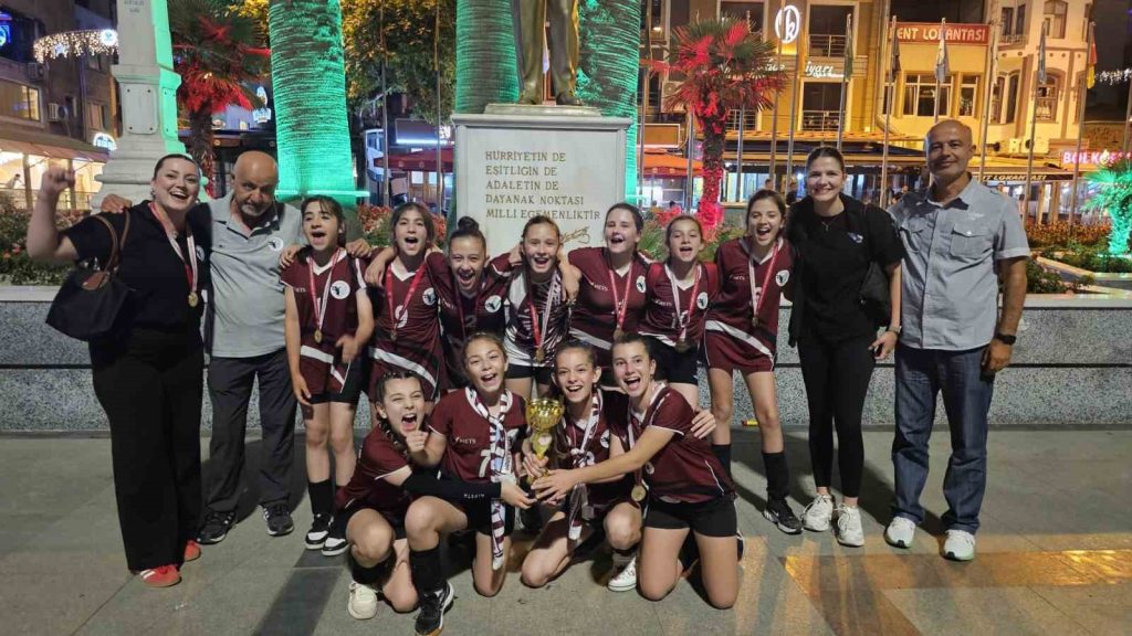 Bandırma Voleybol Spor Kulübü, bir şampiyonluğa daha imza attı. Balıkesir’de