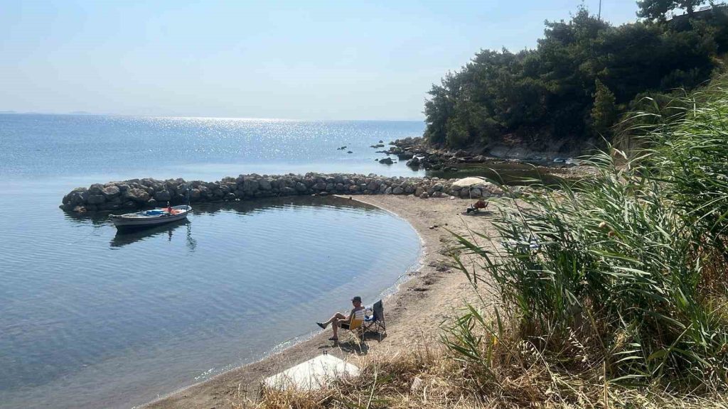 Balıkesir’in Burhaniye ilçesinin eşsiz doğal miraslarından Pelitköy İçmeler Sahili, halkın