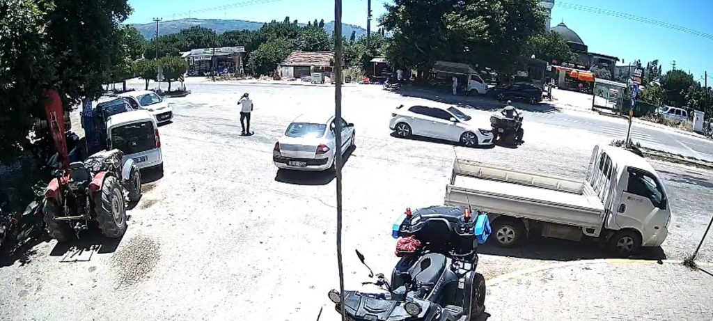 Balıkesir’in Erdek ilçesine bağlı Düzler Mahallesi’nde meydana gelen trafik kazasında,