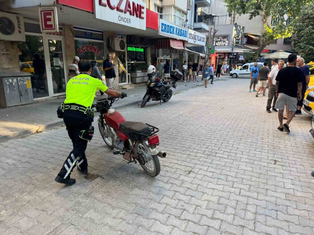 Balıkesir’in Erdek ilçesinde yaşanan kovalamacada yakalanan motosikletliye idari para cezası