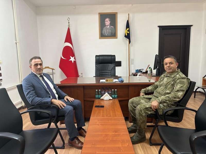 Balıkesir’in Burhaniye ilçesinde görev süresini tamamlayan Kaymakam İlyas Memiş, Garnizon