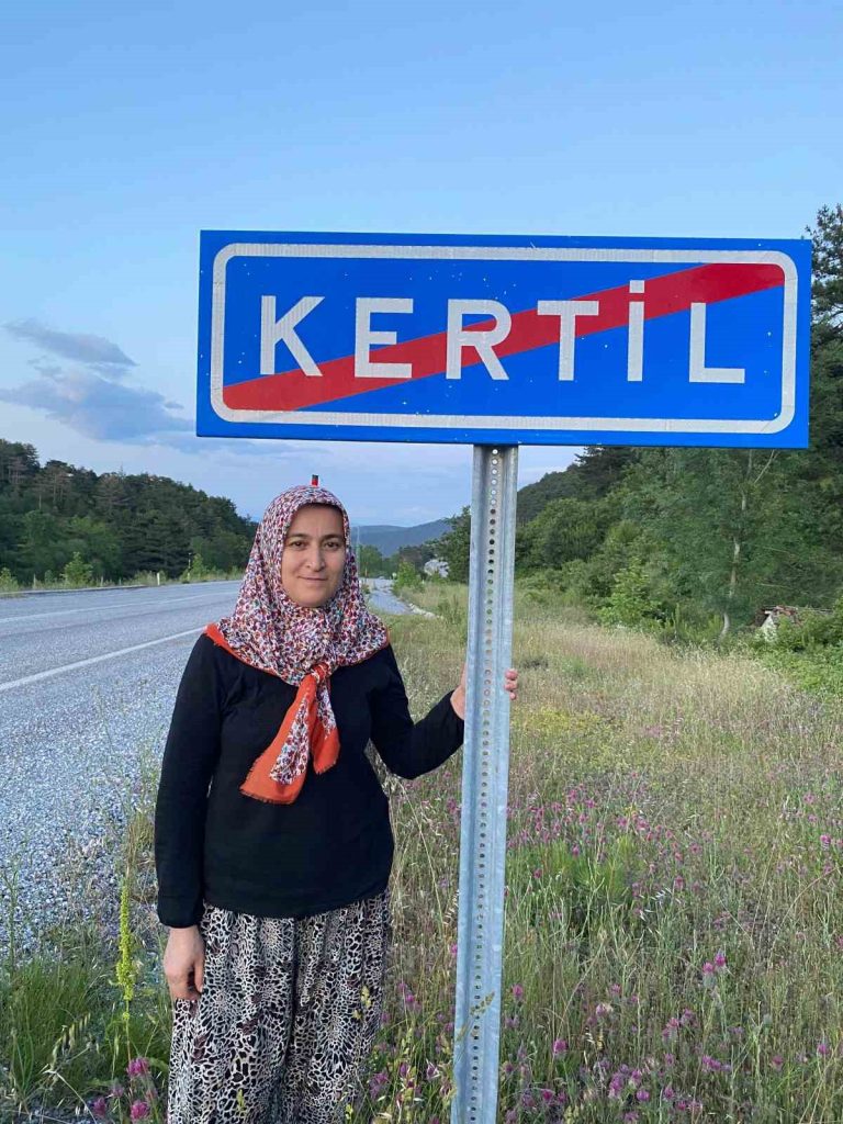 Balıkesir’in Sındırgı ilçesine bağlı Kertil Mahallesi’nde yapılan ara seçimde Ayşe