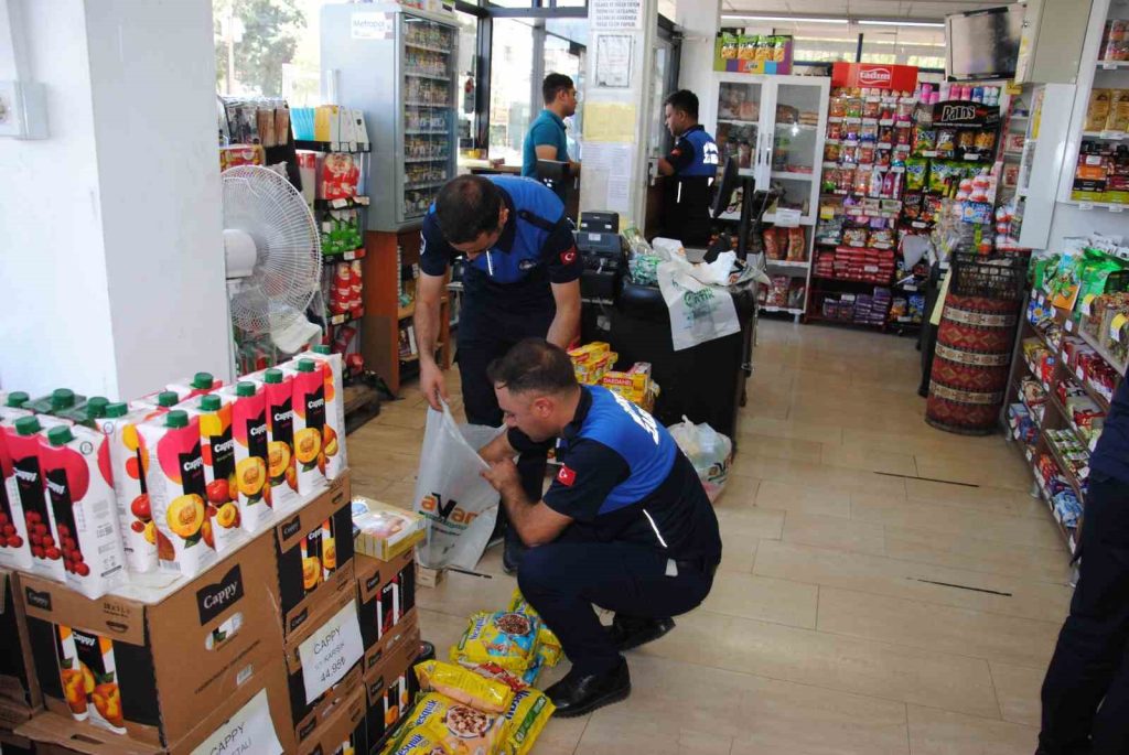 Şanlıurfa’da gerçekleştirilen denetimlerde son kullanma tarihi geçmiş ve sağlıksız şekilde