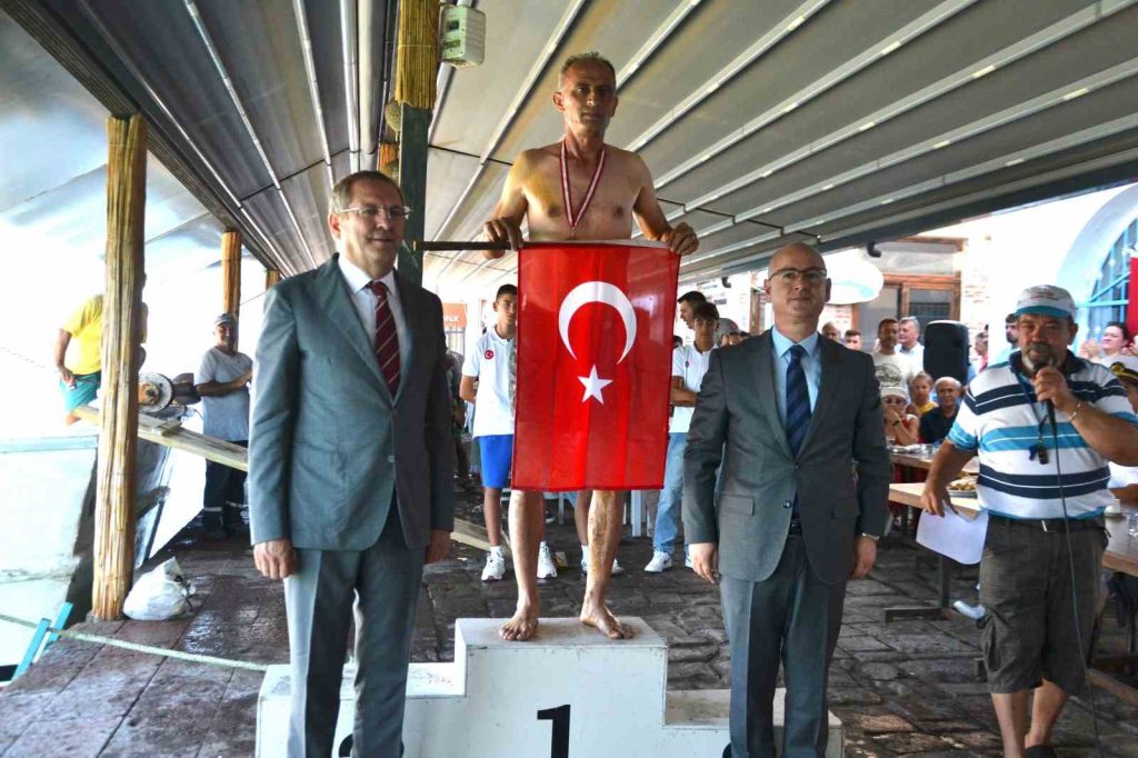 Balıkesir’in Ayvalık ilçesinde, 1 Temmuz Denizcilik ve Kabotaj Bayramı’nın 99.
