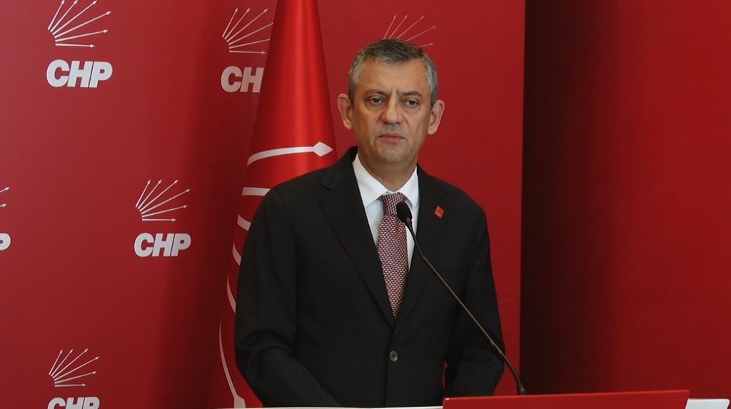 Cumhuriyet Halk Partisi (CHP) Genel Başkanı Özgür Özel, Zafer Partisi