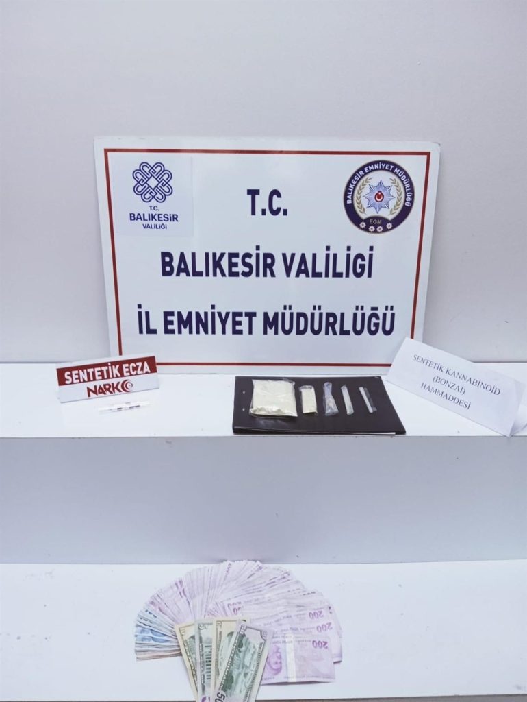 Balıkesir İl Emniyet Müdürlüğü’ne bağlı Edremit Narkotik Suçlarla Mücadele Grup