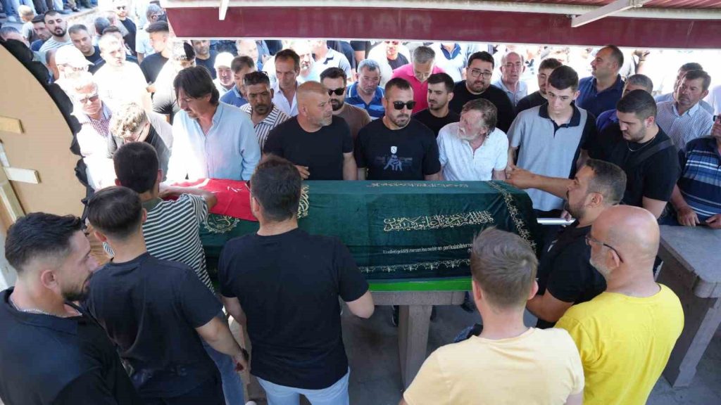 Kalp krizi sonrası hayatını kaybeden yağlı güreş sporcusu Burak Bozkurt,