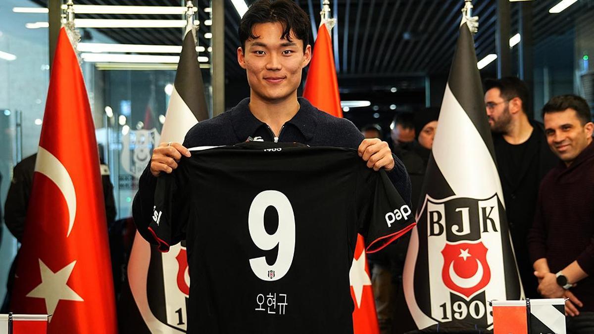 Beşiktaş’ın golcüsü Hyeon-gyu Oh, imza gününde taraftarlarla buluştu