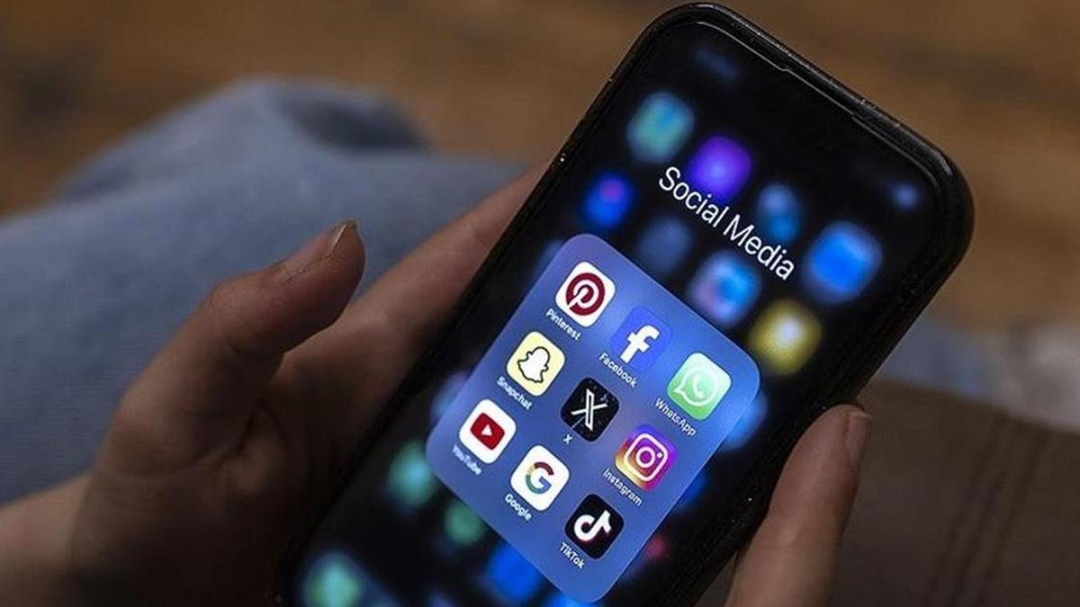 İngiltere'den dikkat çeken sanal medya adımı! Kadın ve kız çocukları için yasa değişikliği planı