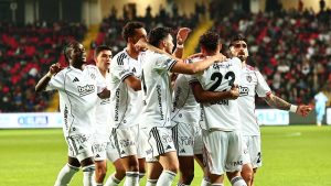 Beşiktaş'ta savunma hattı sil baştan