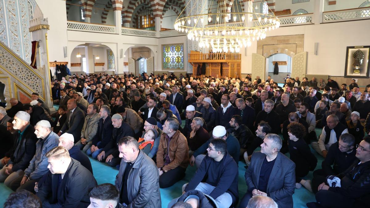 Kayseri ve çevre illerde Kurban Bayramı namazı kılındı