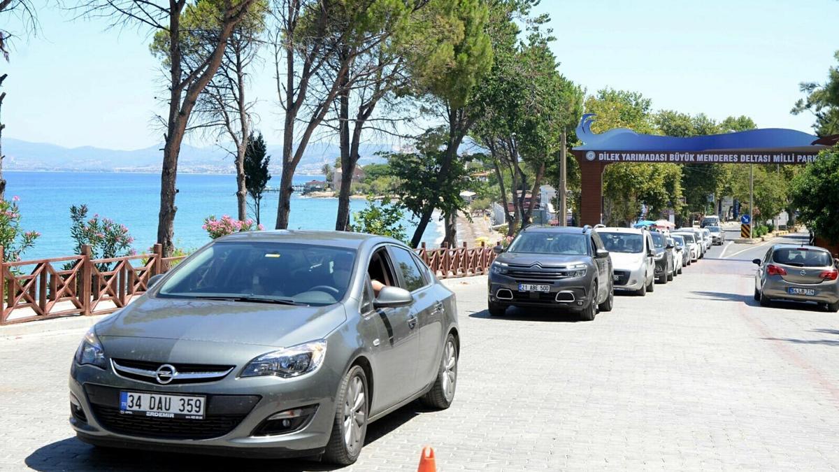Dilek Yarımadası Milli Park'ı bayram tatilinde ziyaretçi akınına uğradı