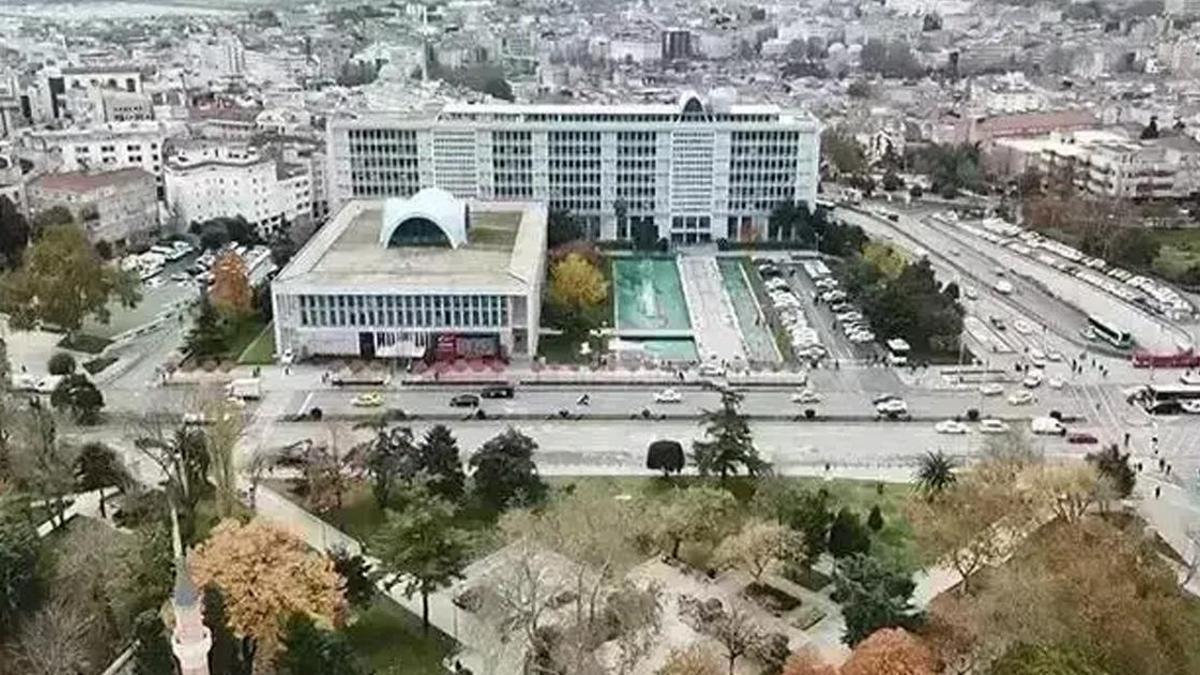 İBB'ye yönelik 'Yolsuzluk' davasında duruşma yarına ertelendi