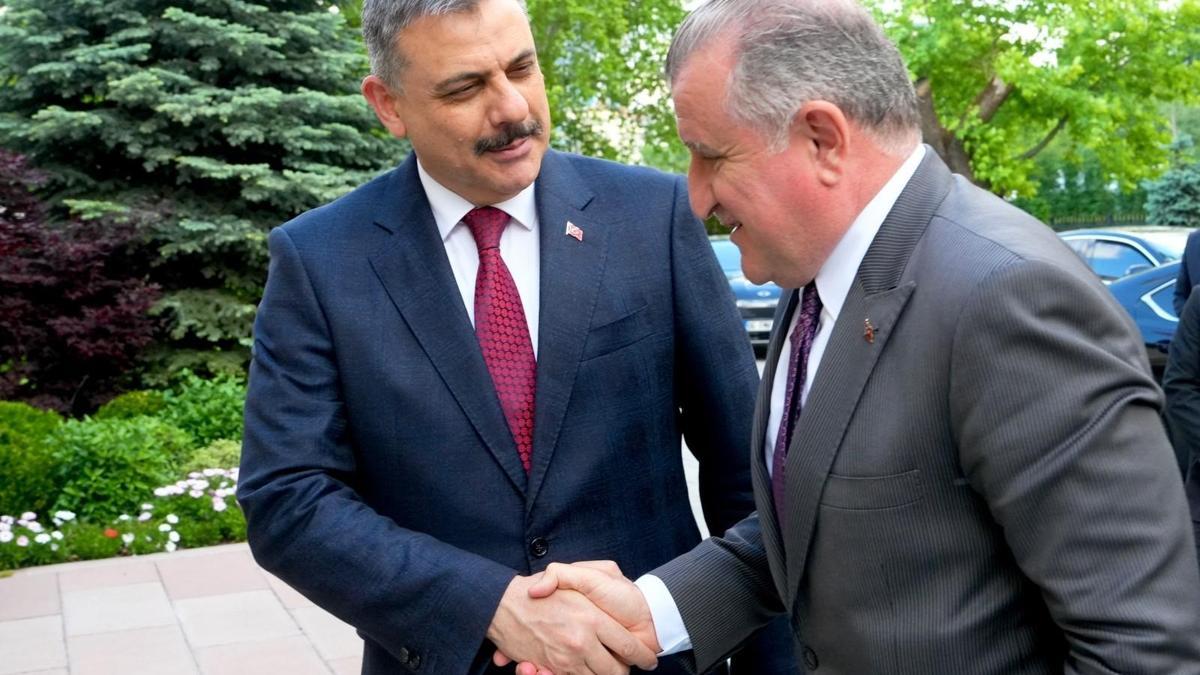 İçişleri Bakanı Çiftçi, Gençlik ve Spor Bakanı Bak ile görüştü