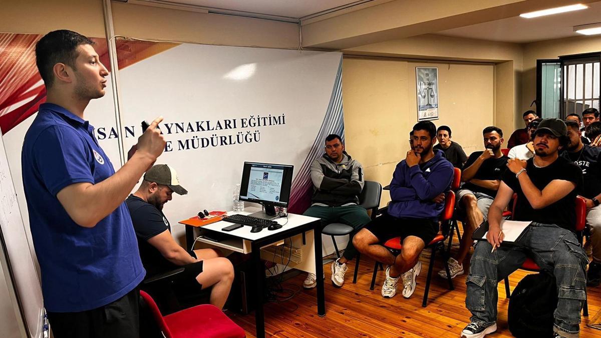 İzmir sahillerinde hayat nöbeti