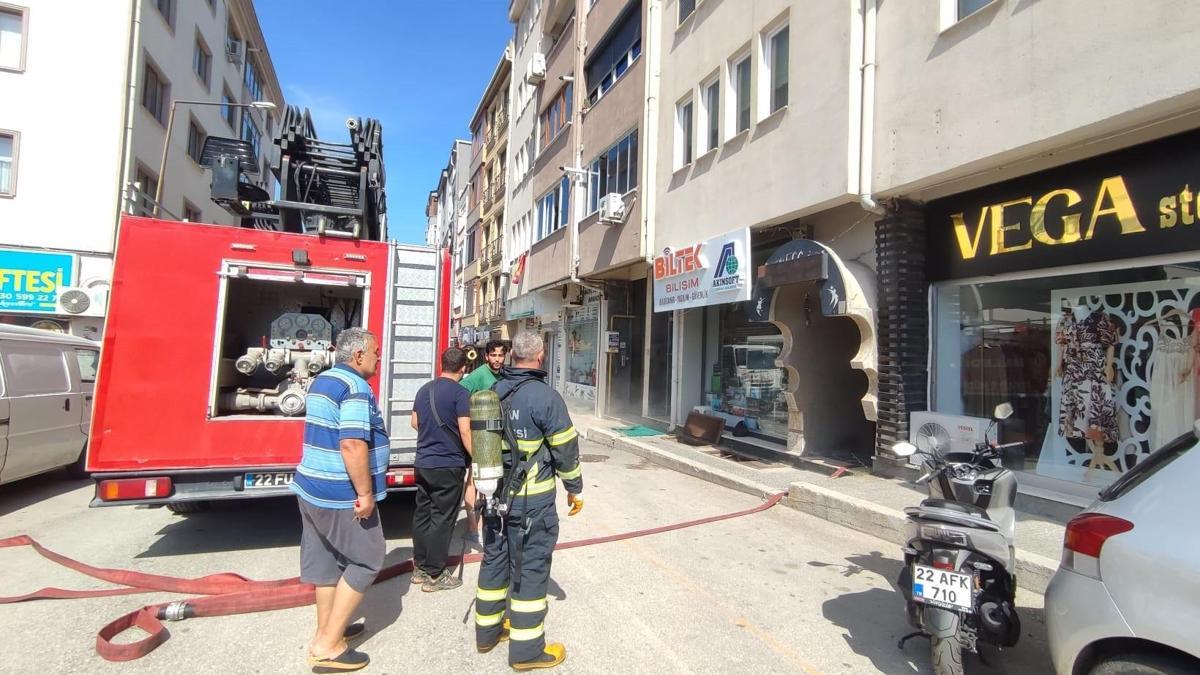 Keşan’da apartmanın bodrum katında çıkan yangın söndürüldü