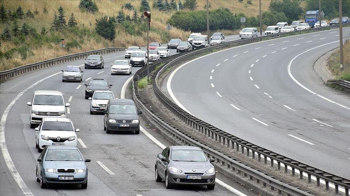 Sürücüleri ilgilendiriyor! Anadolu Otoyolu Ankara-İstanbul yönü trafiğe kapanıyor